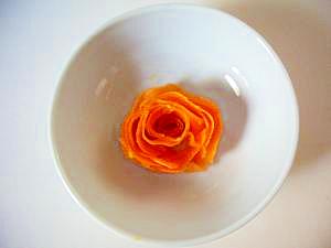 ピーラーで にんじんサラダ にんじんでバラの花 レシピ 作り方 By ドキンちゃんmico 楽天レシピ ピーラーで にんじんサラダ にんじんでバラの花 レシピ 作り方 By ドキンちゃんmico 楽天レシピ