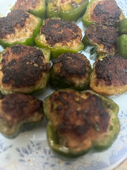 子供が喜ぶ♡レンジで簡単！ピーマンの肉詰め♪