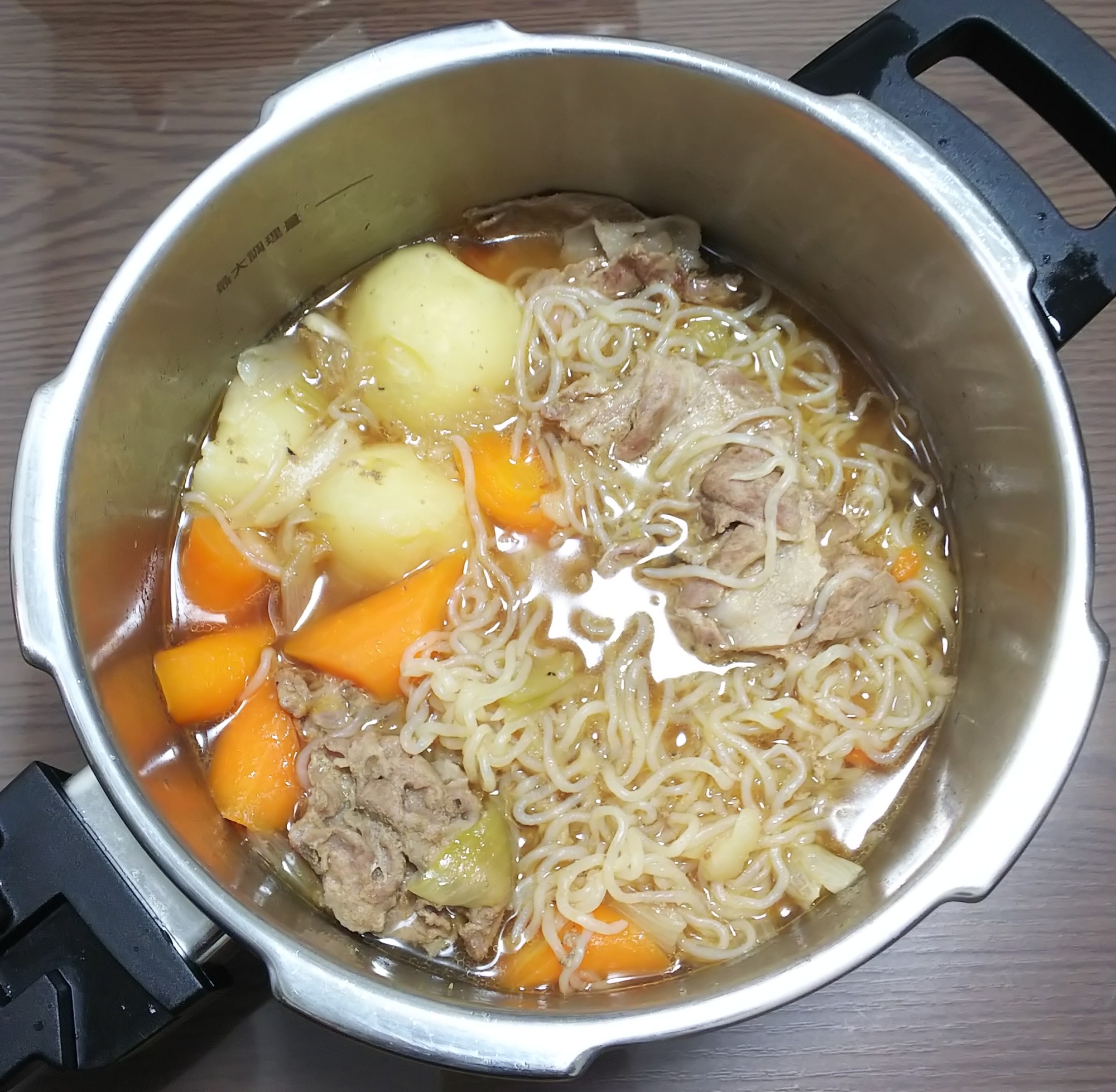 圧力鍋でお手軽！我が家の肉じゃが