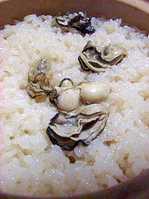 一人土鍋で作る　牡蠣釜飯