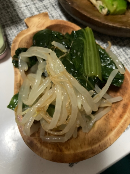 小松菜ともやしが安い今の時期にこちら参考に作り置きのおかずとして作りました〜おいしく副菜になり、大絶賛！