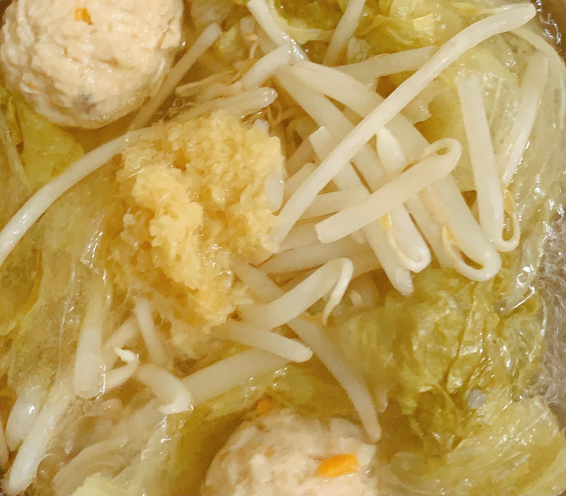 レタスと鶏つみれのあったか生姜スープ