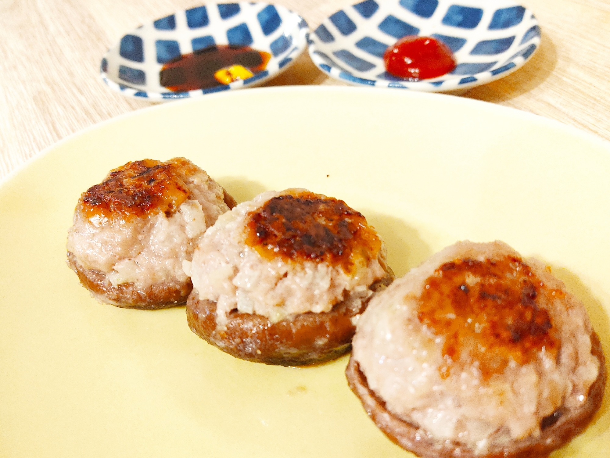 ケチャップとからし醤油で☆しいたけの肉詰め