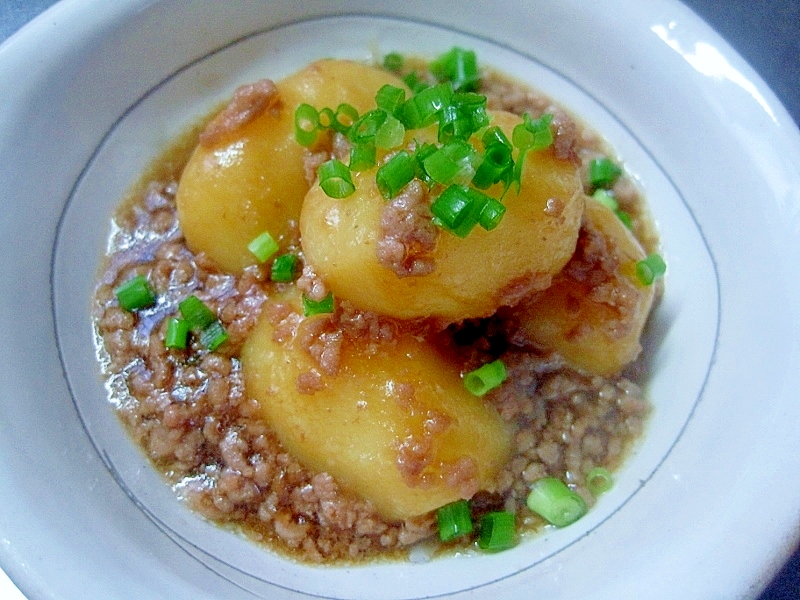 じゃがいもの味噌入りそぼろ煮