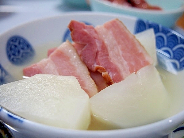 かぶとベーコンの煮物