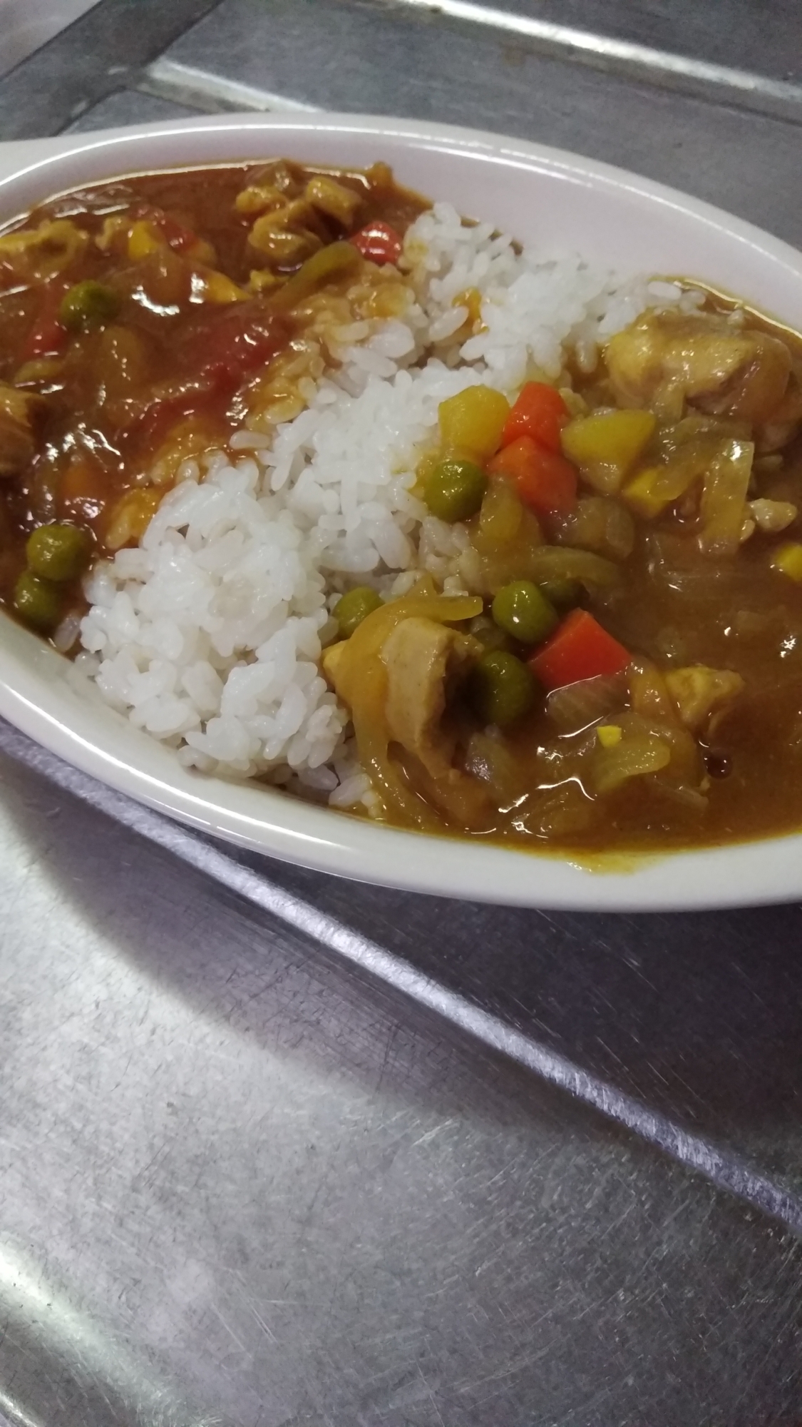 二種類のカレー！トマト缶で♪