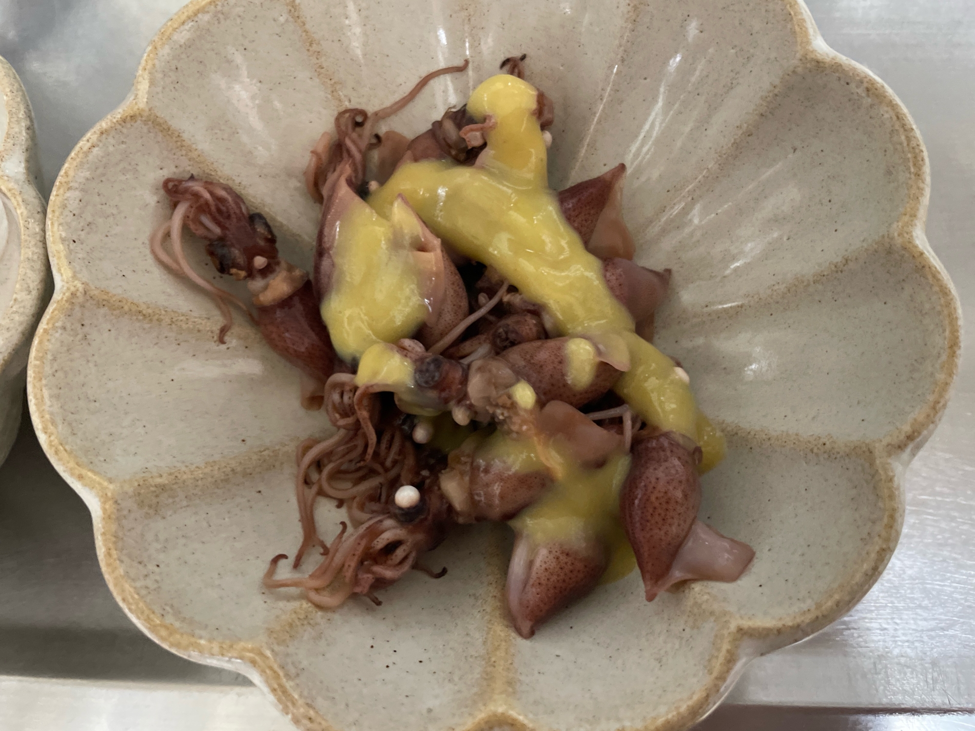 蜂蜜入りで甘めな酢味噌(ホタルイカ)