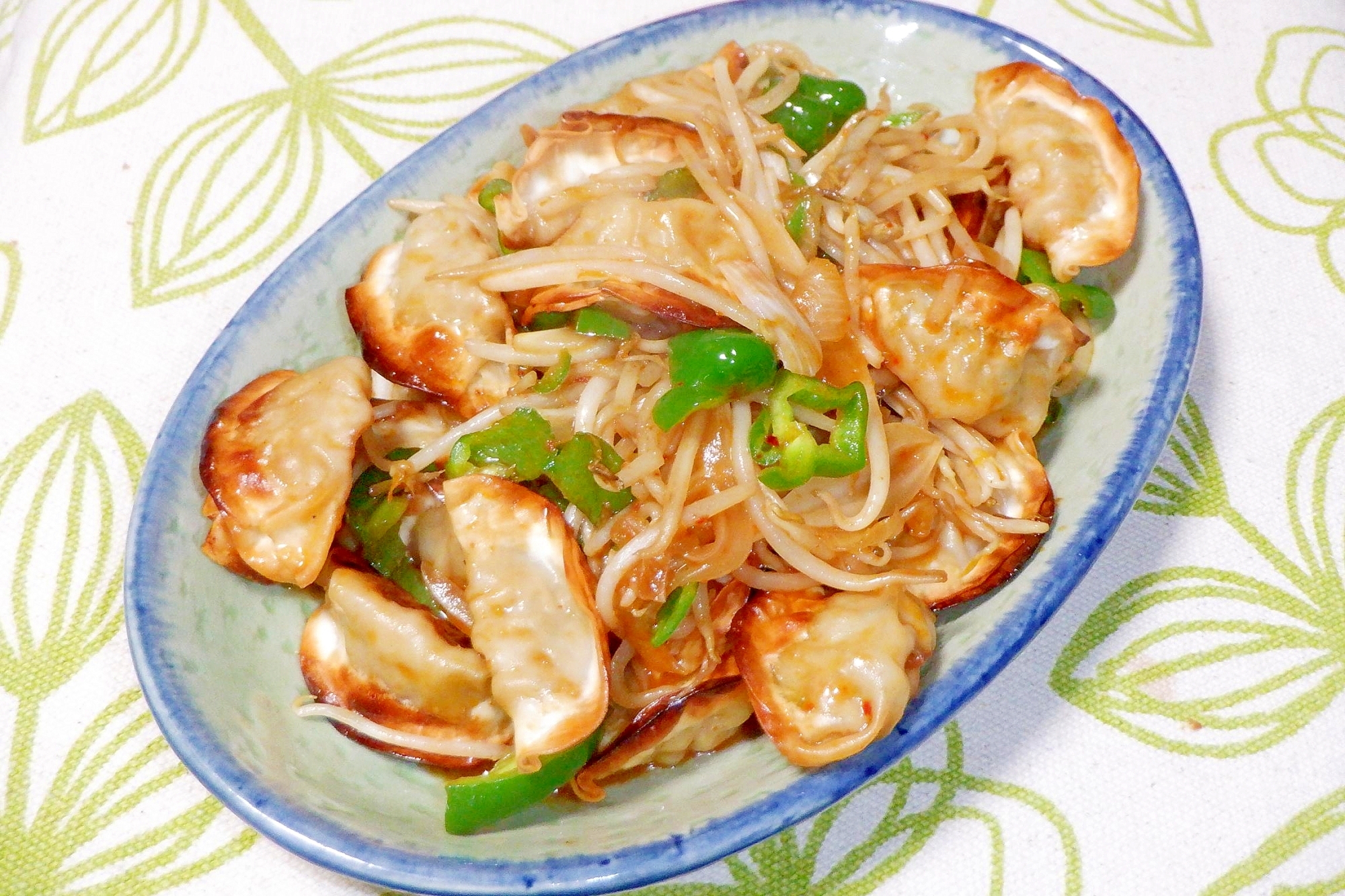 カリカリ餃子で野菜炒め