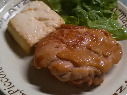 照り焼きチキンと一緒に豆腐の照り焼き！