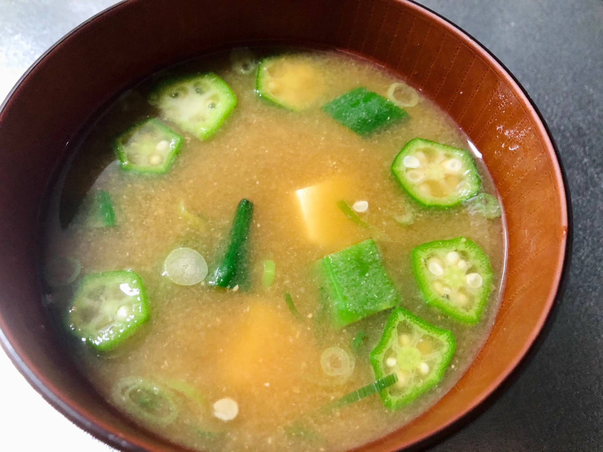 【絶品】おくらと豆腐のお味噌汁