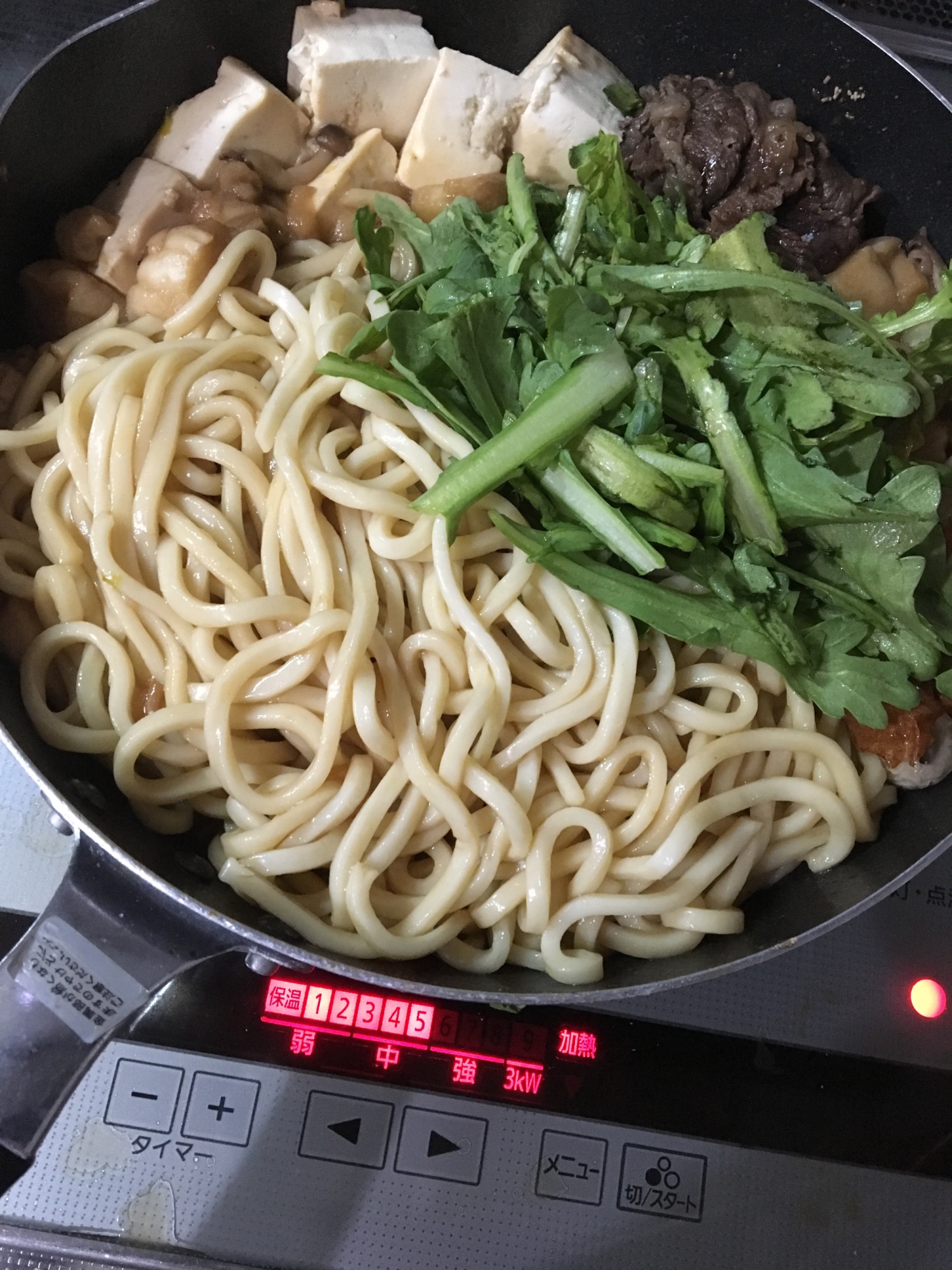 牛肉と菊菜とうどんのすき焼き風(^○^)