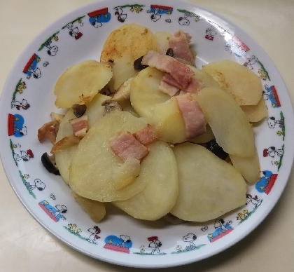 ちょっと余ったしめじも入れて作ってみましたぁ～(*´ω｀*)♪とっても美味しかったですっ♪ご馳走様でしたぁ～(*^▽^)/★*☆♪