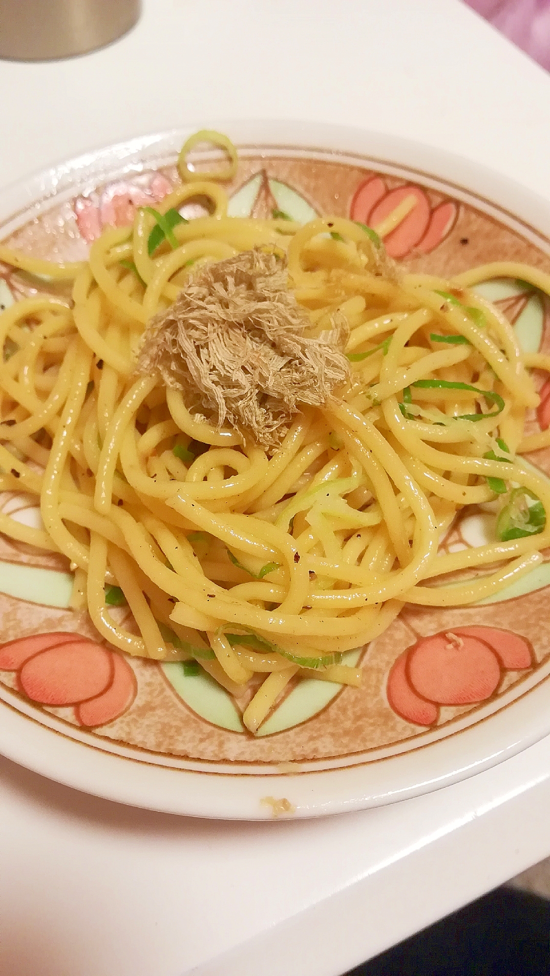 ガーリックペッパー風味の長ネギパスタ