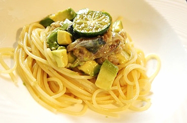 酢橘かおる、秋刀魚とアボカドの冷製パスタ