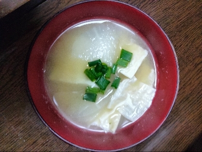 湯葉と大根のお味噌汁