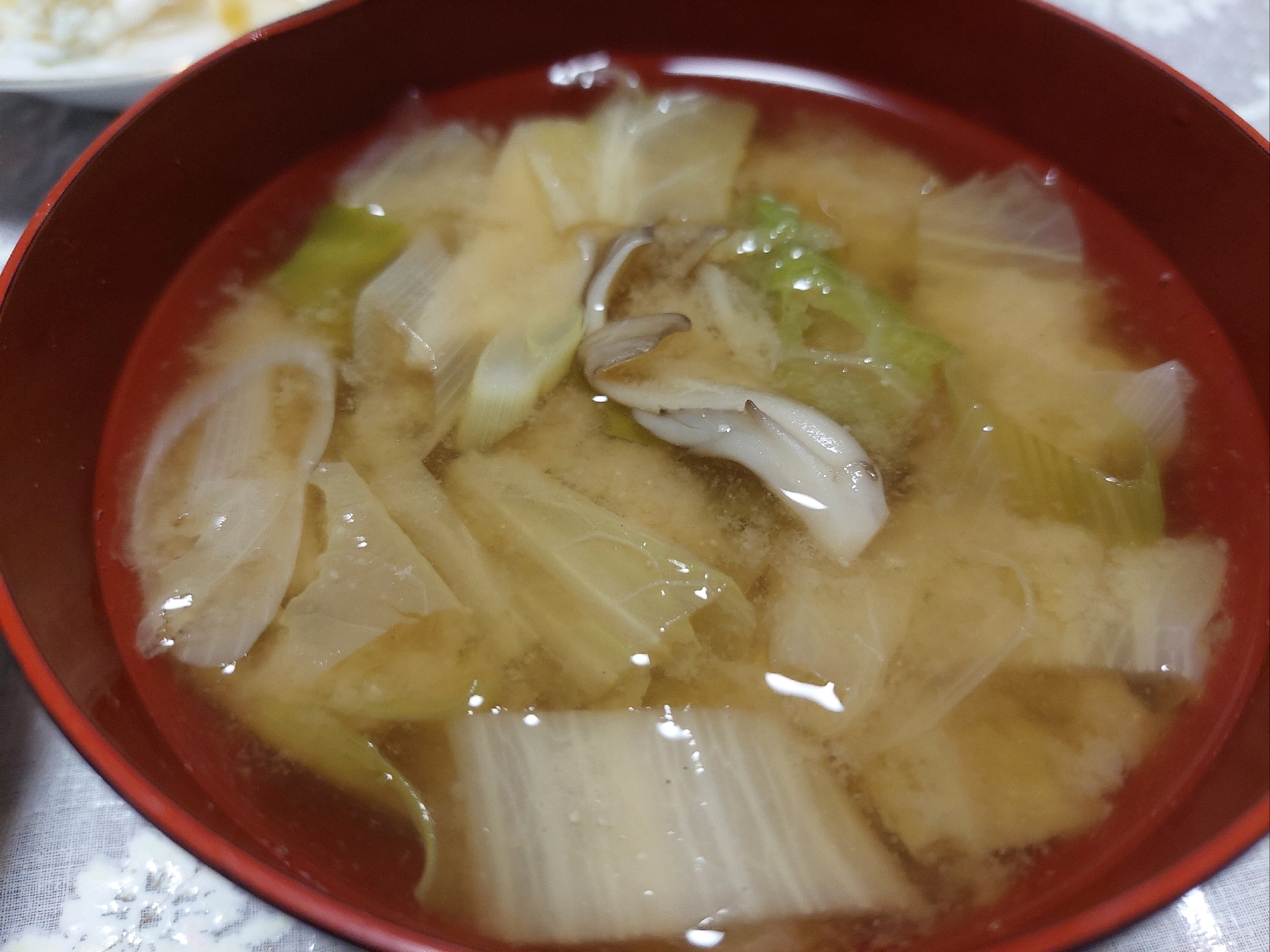 白菜 ねぎ 舞茸のお味噌汁