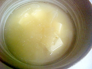 サラサラ大根と豆腐のまろやか真っ白味噌汁