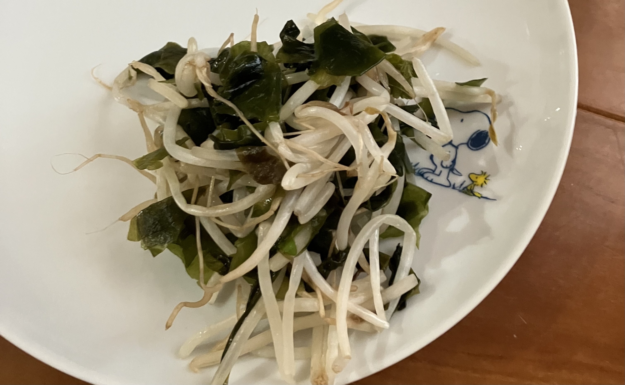 わかめともやしのごま油炒め