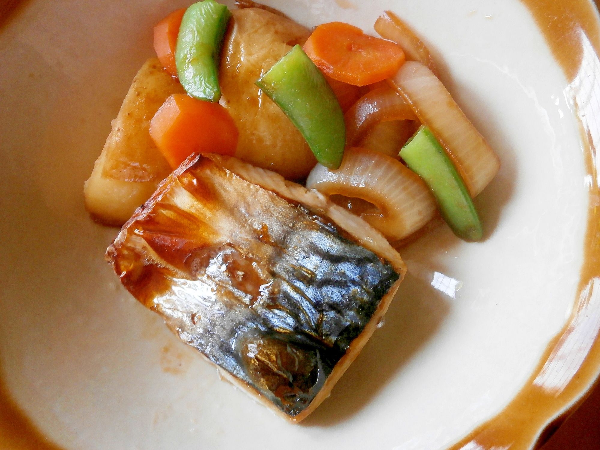 焼きサバのじゃが芋煮添え