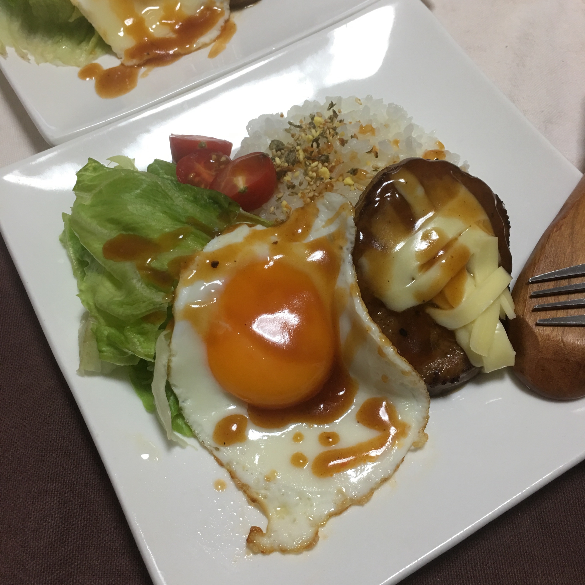 レトルトチキンハンバーグでズボラロコモコ丼 レシピ 作り方 By Kuuuma 楽天レシピ