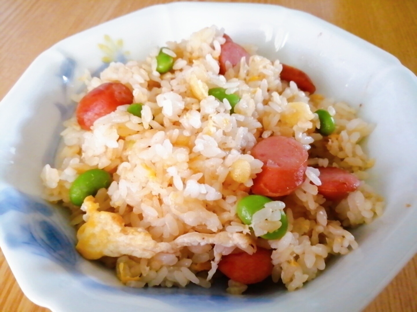 枝豆とウインナーと揚げ玉と卵の炒飯