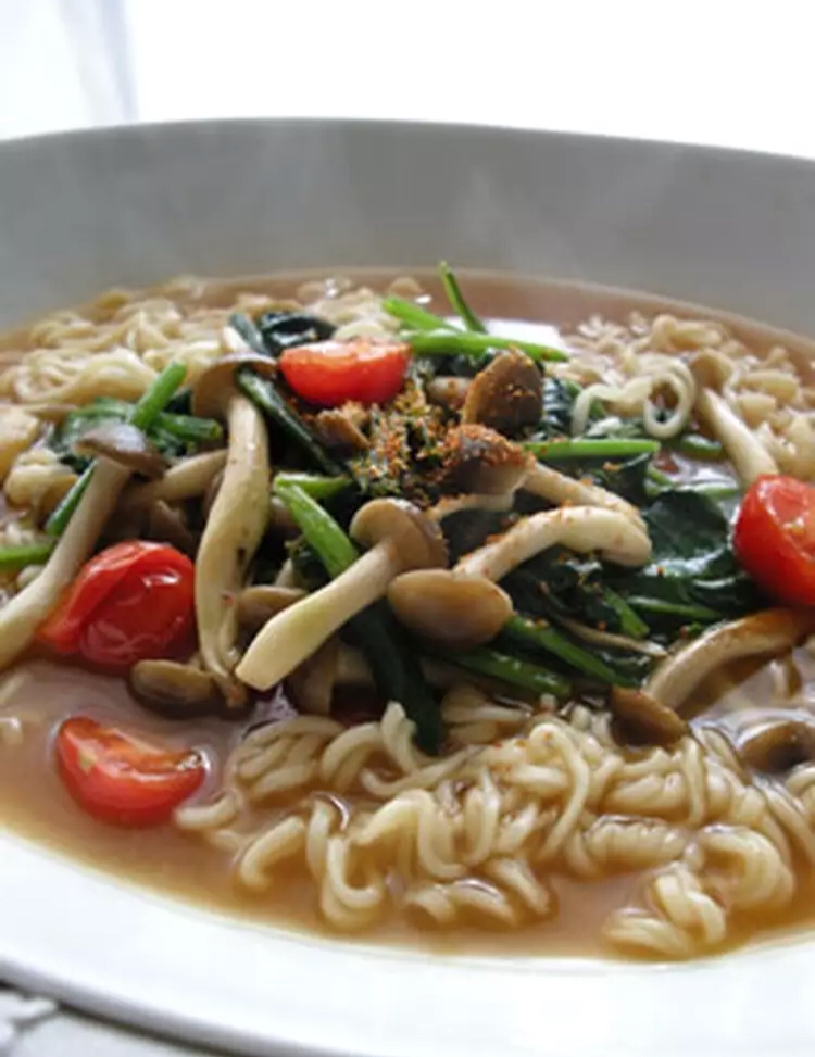 アレンジインスタントラーメン(味噌ラーメン)