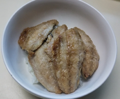 照り焼き丼にしてみました。とっても美味しかったぁ～(*´ω｀*)♪簡単に作れるのは嬉しいですねっ♪ご馳走様でしたぁ～(*^▽^)/★*☆♪