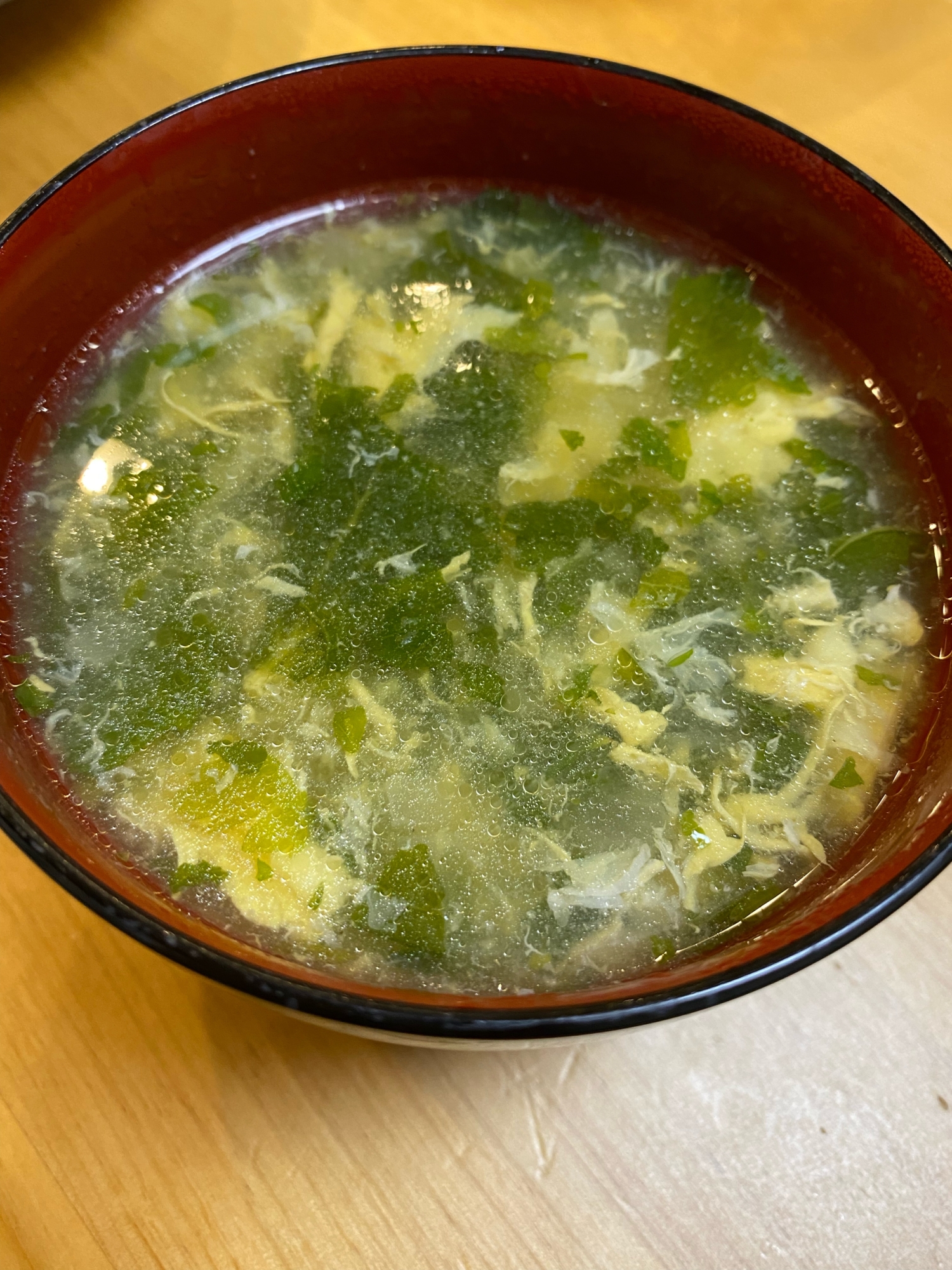 セロリの葉の中華スープ