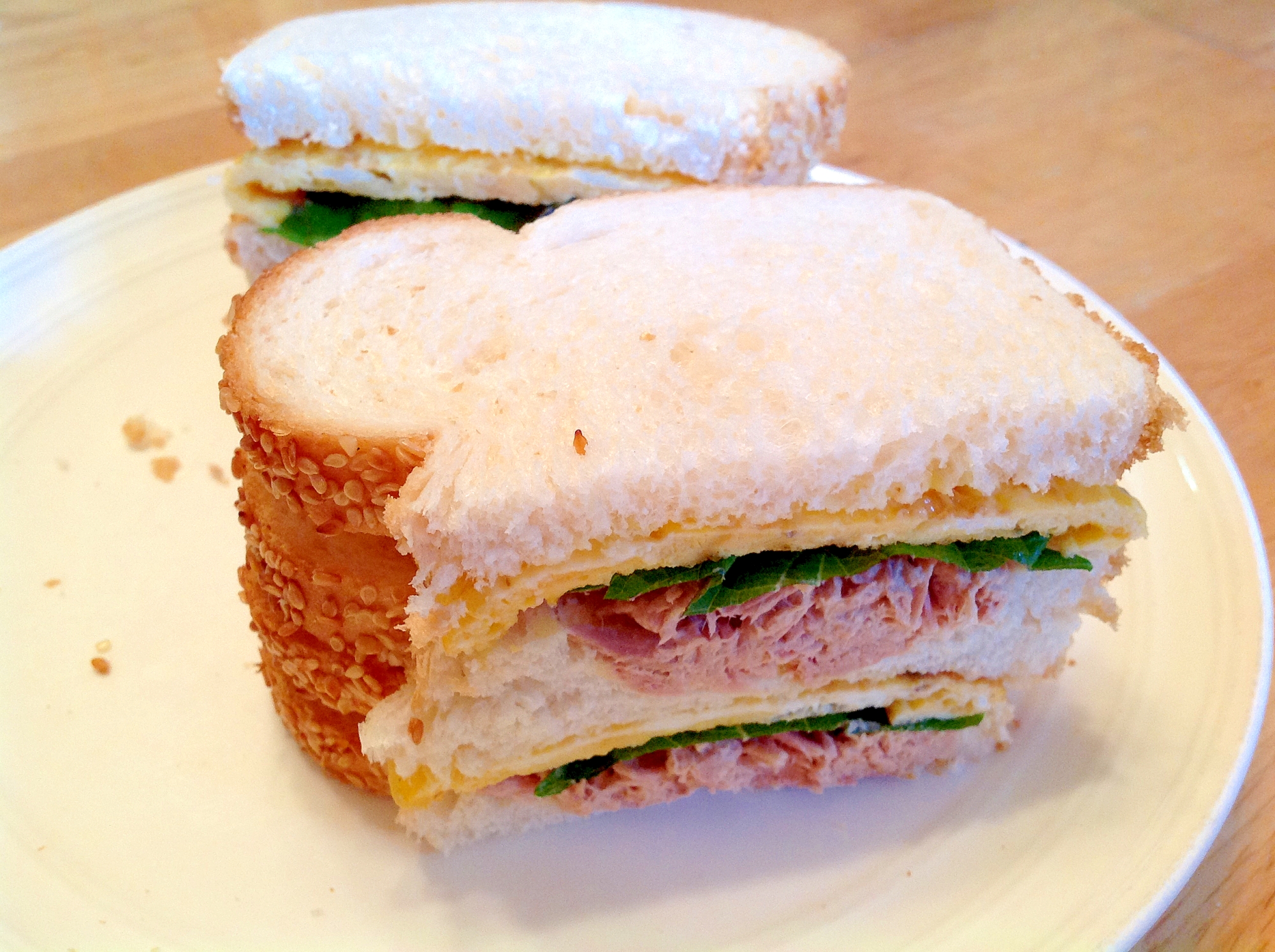 ツナマヨと大葉と薄焼き卵のサンドイッチ