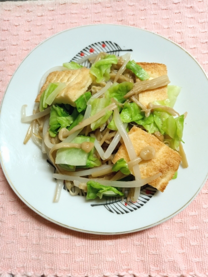 お肉なしでも満足♡ヘルシー厚揚げ＆えのきの炒めもの