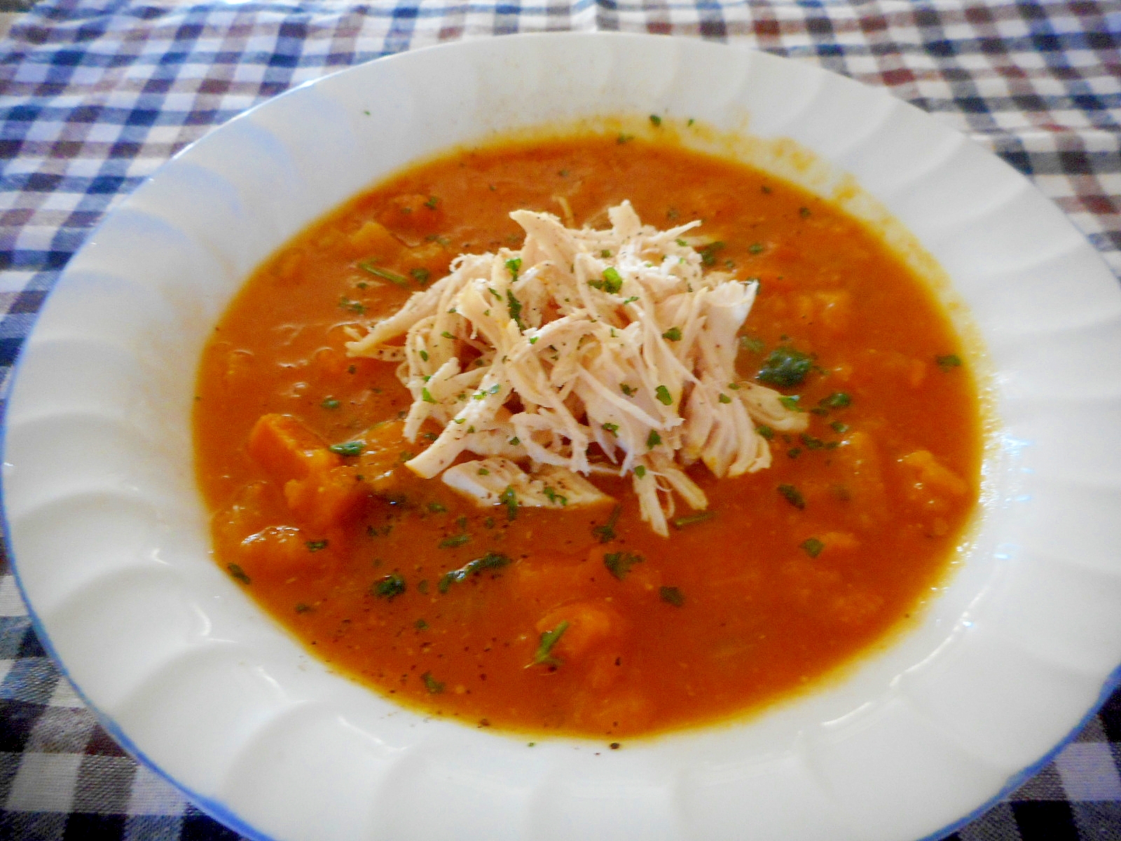 蒸し鶏入りカボチャのカレースープ