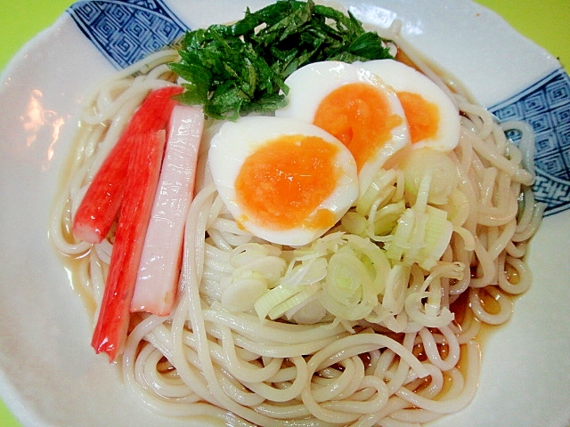 カニカマ&ゆで卵の冷やしうどん