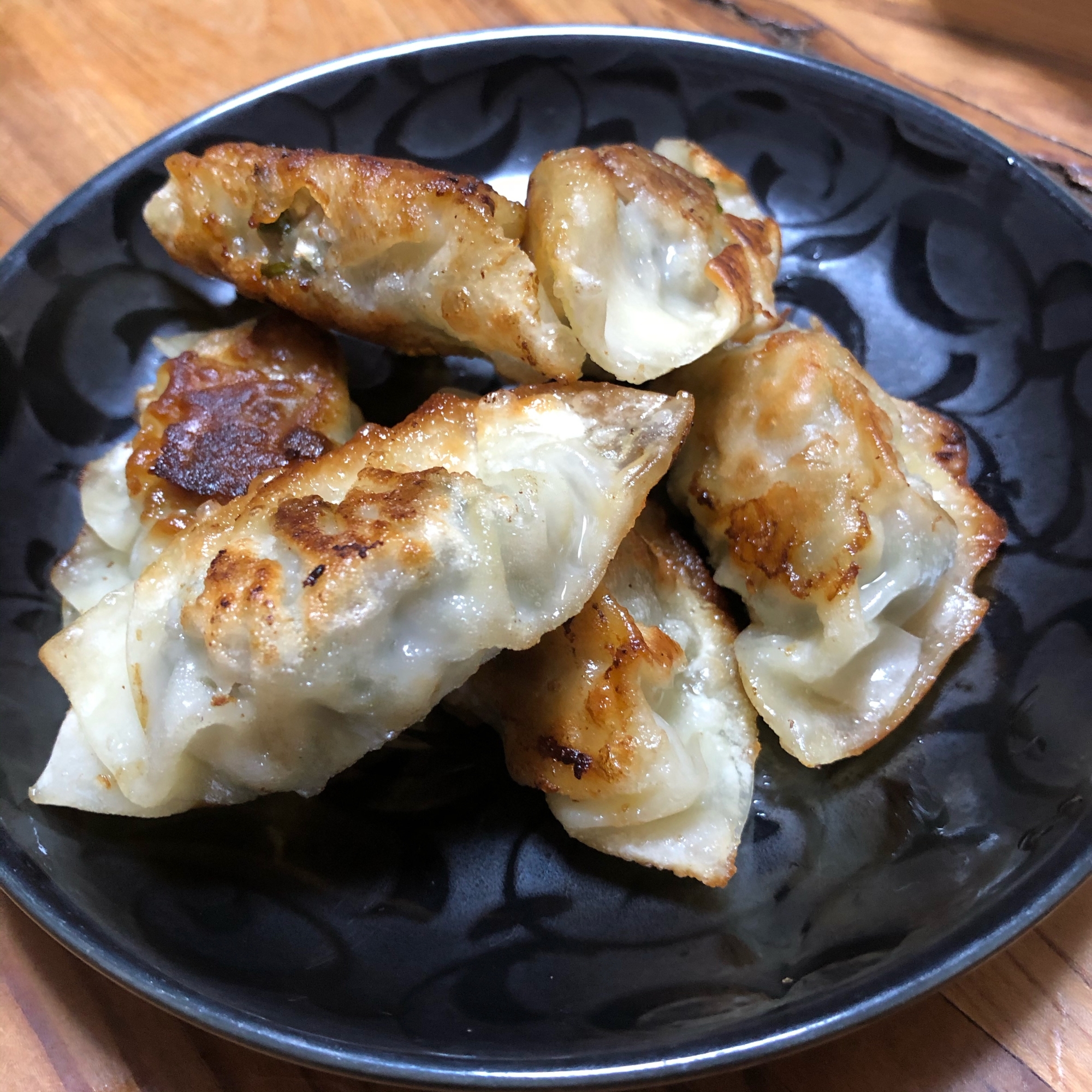 残った餃子を、パリパリ食感揚げ餃子に！