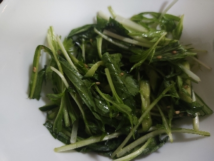 超簡単！ごま油香る♪水菜とキュウリのサラダ
