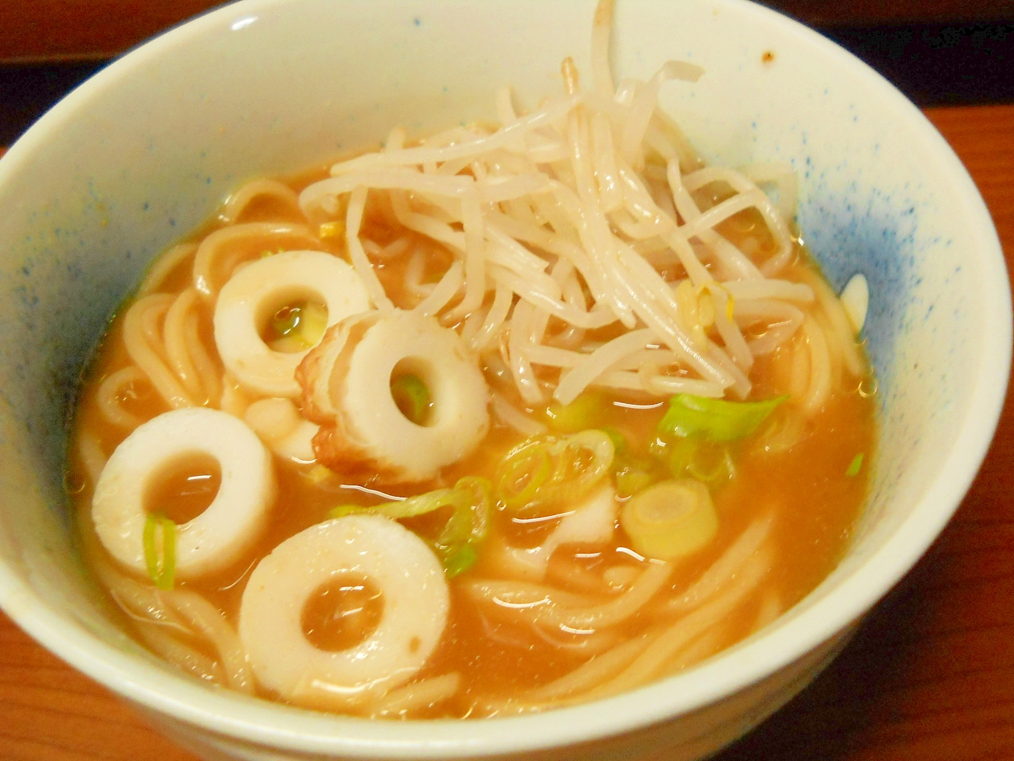 ちくわともやし入り味噌ラーメン