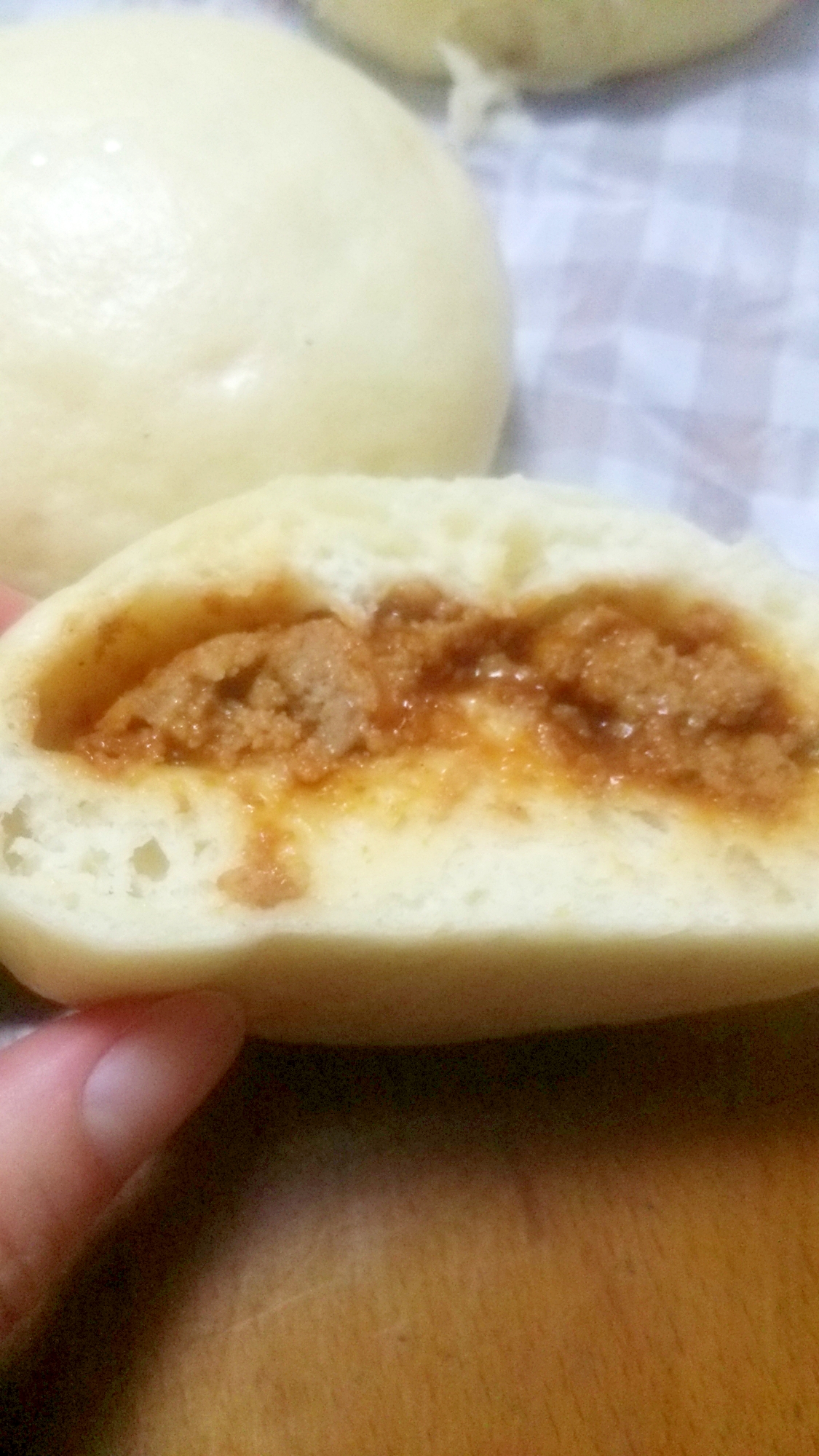 お好み焼き・ケチャ・マヨソースのハンバーグ蒸しパン