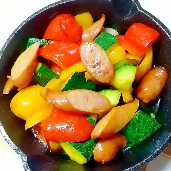 スキレットでキャンプ飯 夏野菜オリーブオイル焼き レシピ 作り方 By さとママ3645 楽天レシピ スキレットでキャンプ飯 夏野菜オリーブオイル焼き レシピ 作り方 By さとママ3645 楽天レシピ