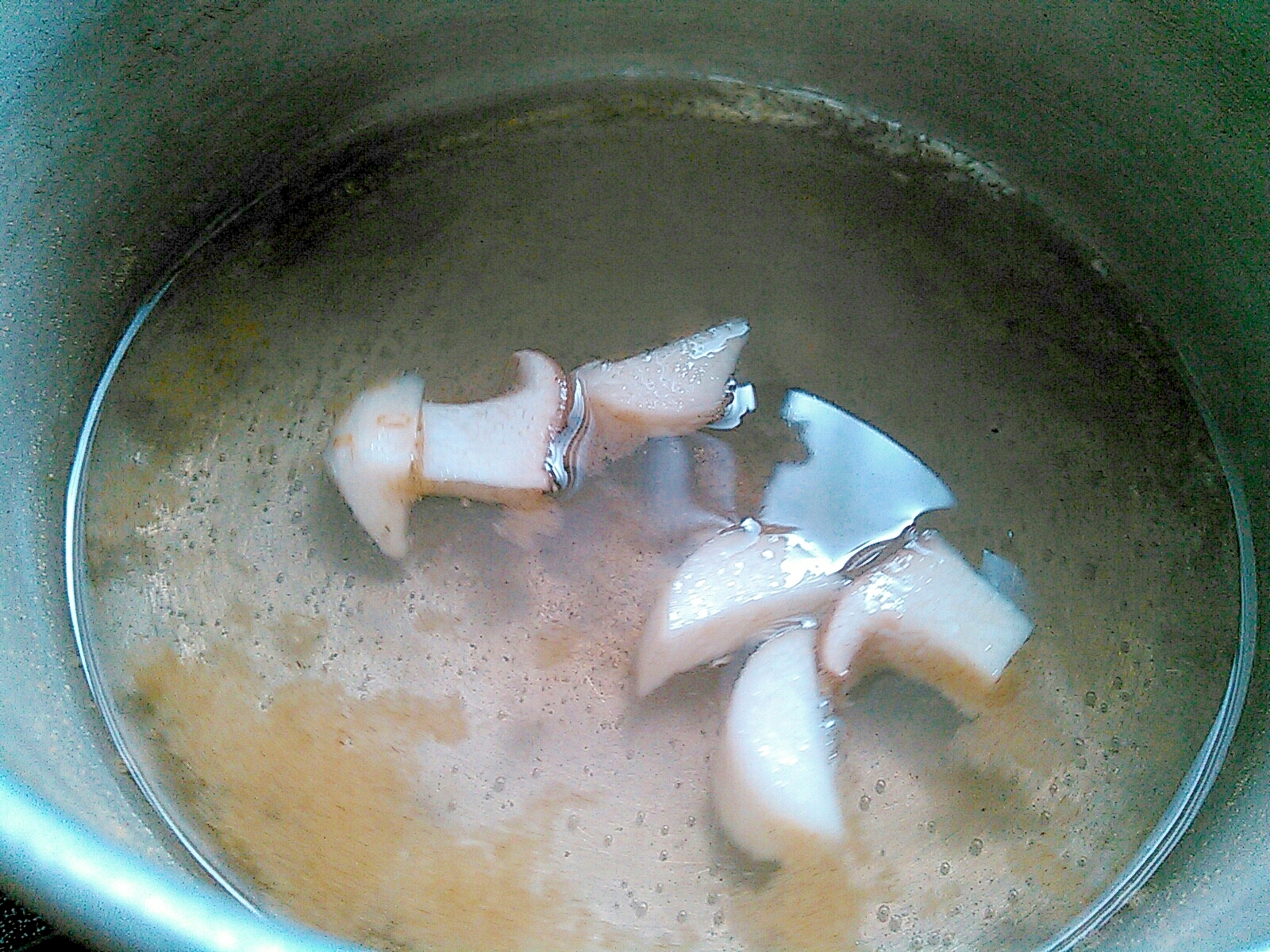 エリンギの鰹粉末スープ