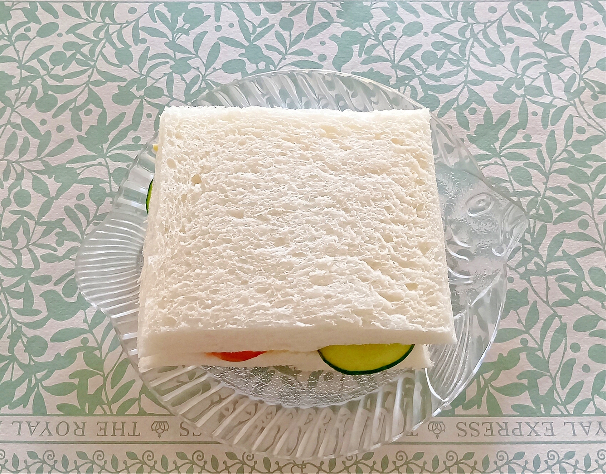 トマトたまごサンドイッチ