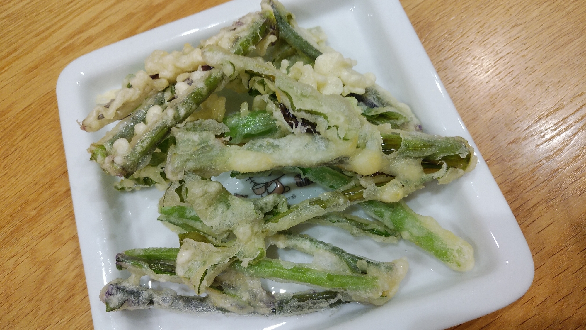紅菜苔(こうさいたい)の茎の天ぷら