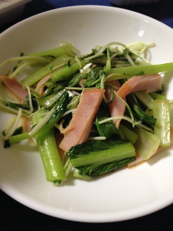 水菜と小松菜とハムの塩炒め