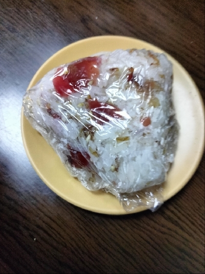 梅、胡麻、鰹節のおにぎり