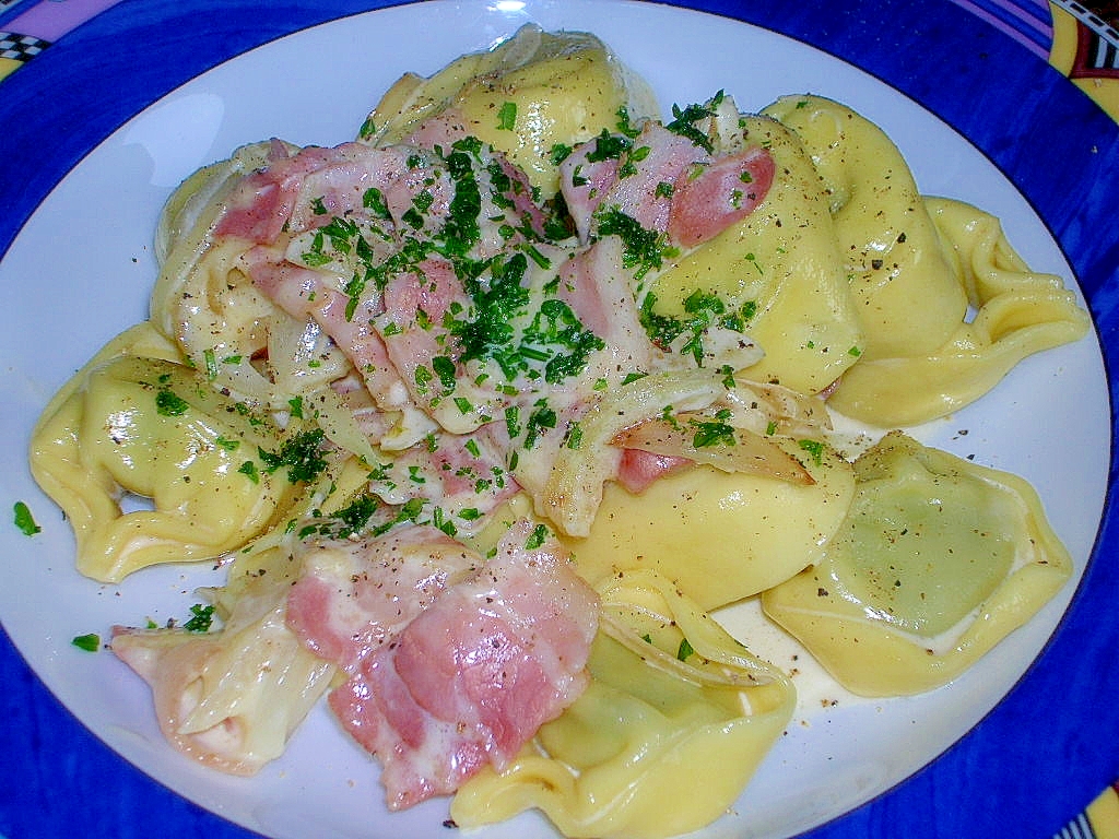 トルテリーニのベーコンクリームソース レシピ 作り方 By はなはな桜 楽天レシピ