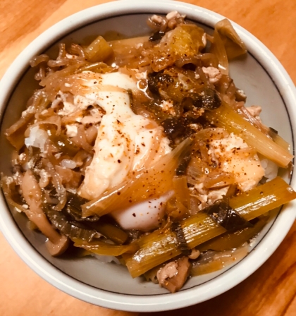 残ったすき焼きで すき焼き丼♪