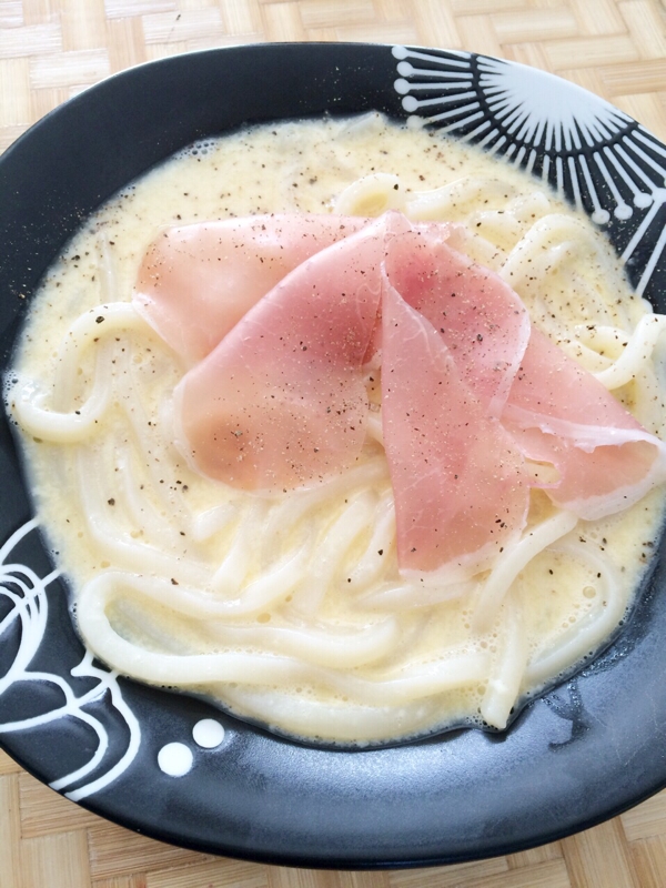 ガス&包丁不要！レンジで生ハムのカルボうどん