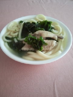 シンプル鶏手羽先若芽うどん