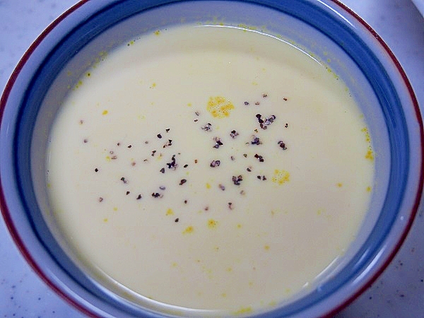 コーンと豆乳の冷製スープ