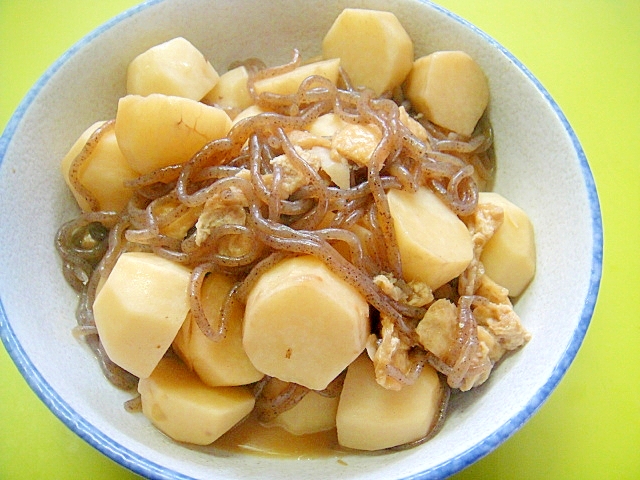 里芋と糸こんにゃく油揚げの煮物