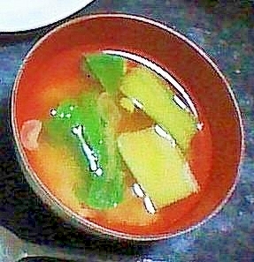 チンゲン菜とねぎの味噌汁