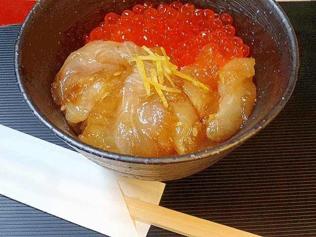 ゆず風味が旨い！「ヒラメの漬けイクラ丼」